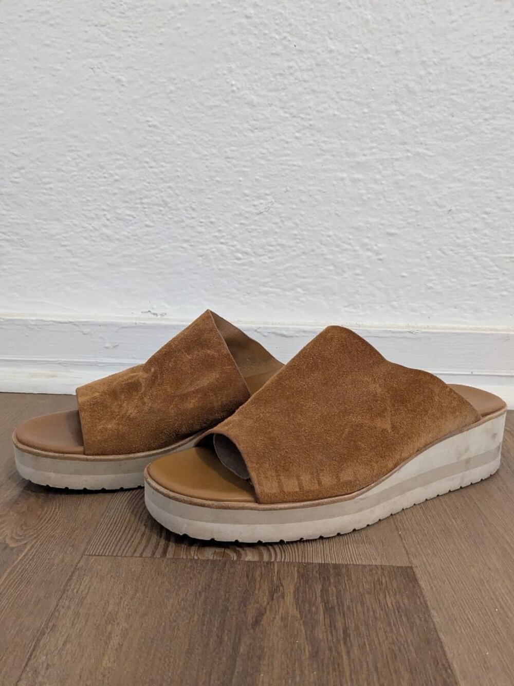 Vince Sarria Suede Platform Sandals Womens 10 Saddle Brown Tan Chunky Low Wedge